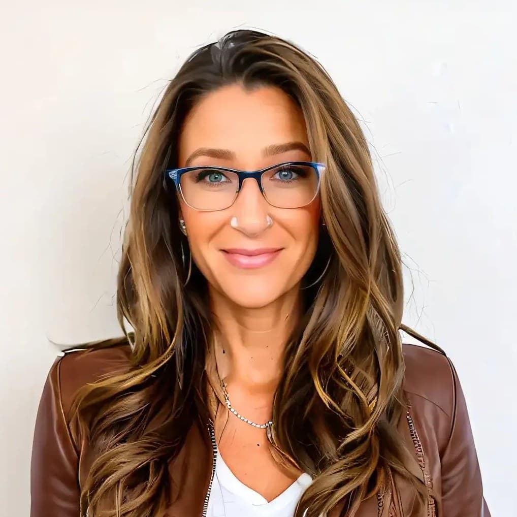 Photo of Candice Burnett